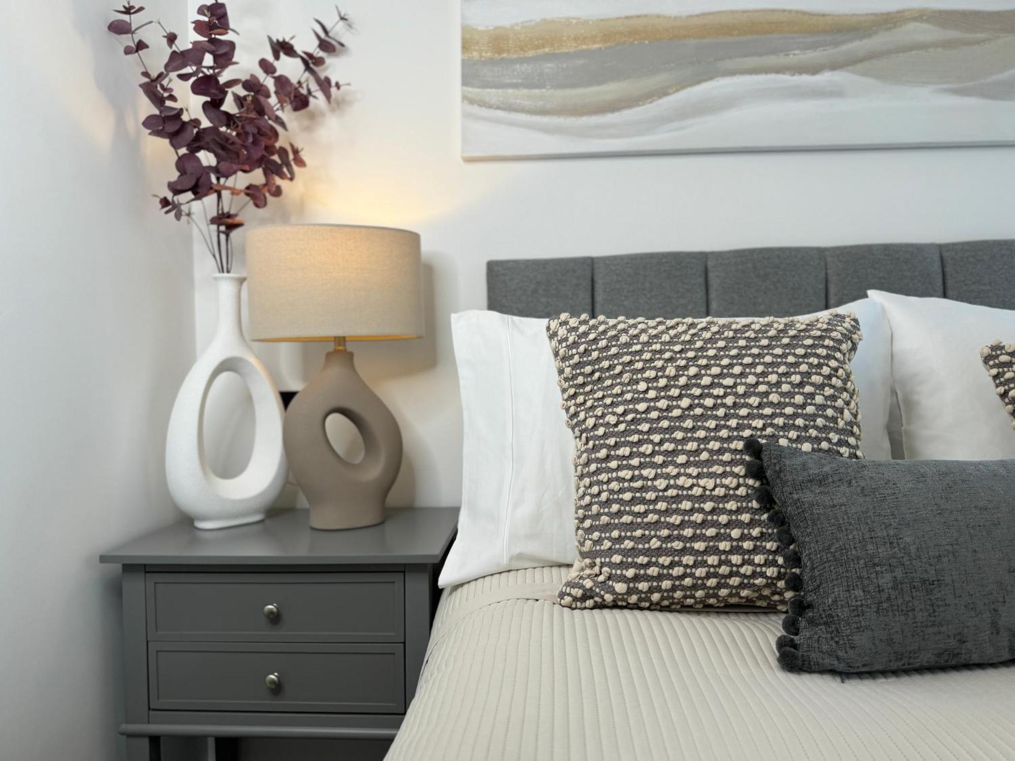 Modern One-Bedroom Apartment スウィンドン エクステリア 写真
