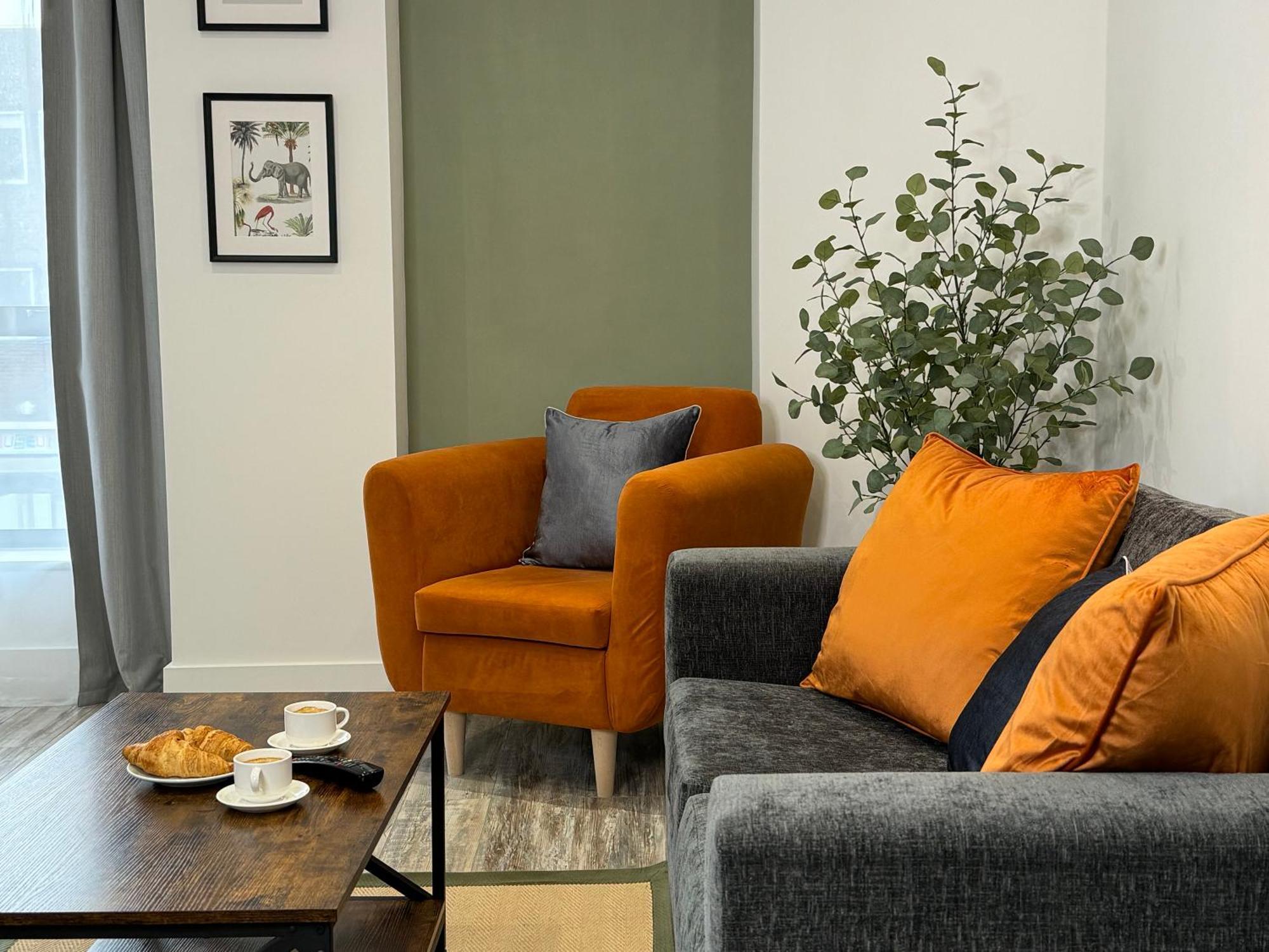 Modern One-Bedroom Apartment スウィンドン エクステリア 写真