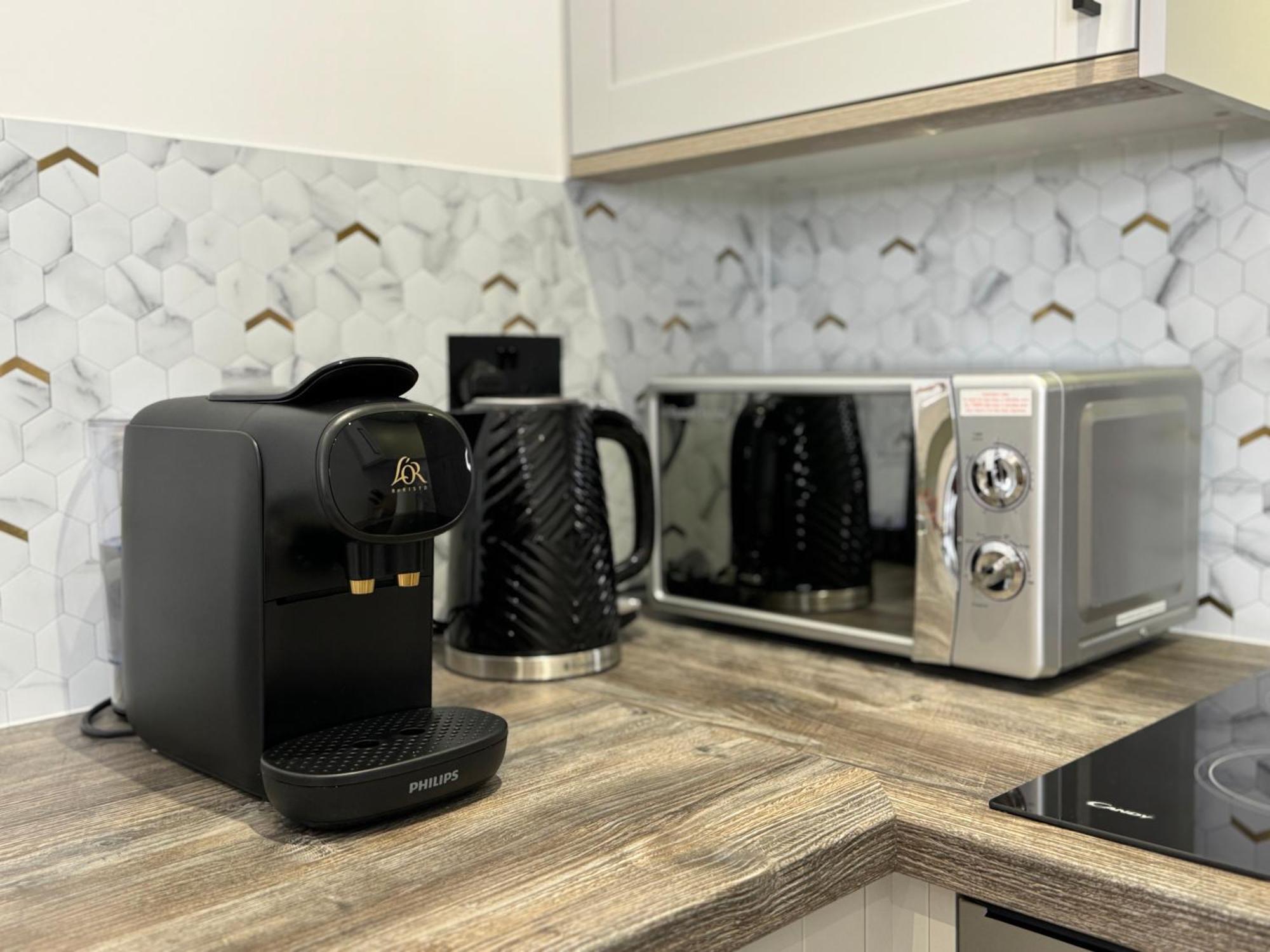 Modern One-Bedroom Apartment スウィンドン エクステリア 写真