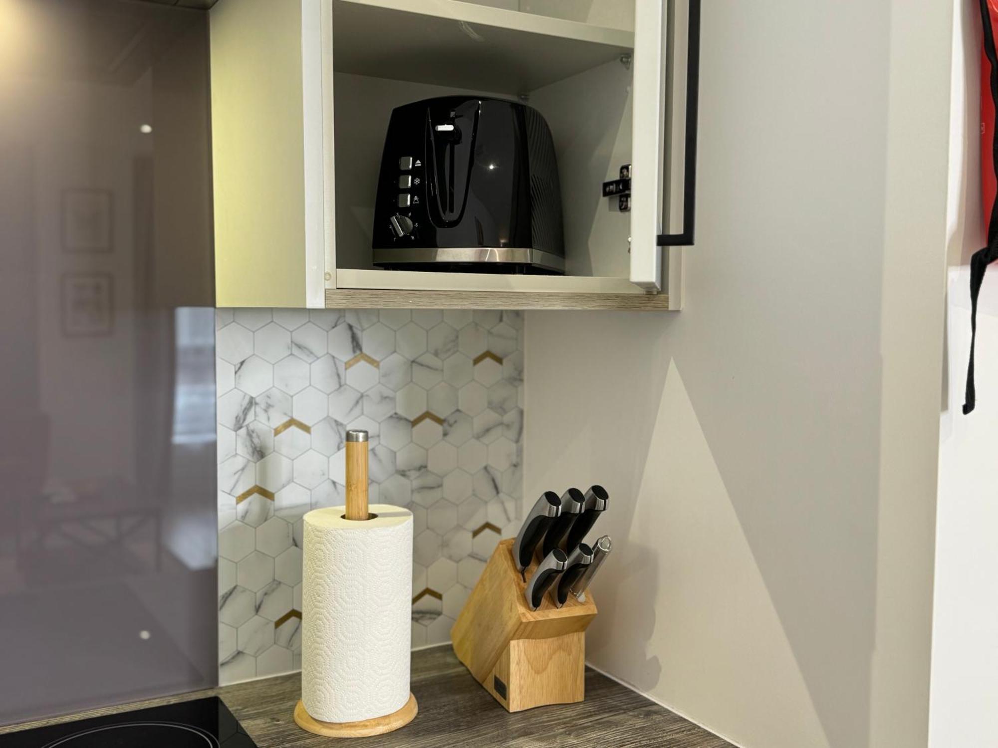 Modern One-Bedroom Apartment スウィンドン エクステリア 写真