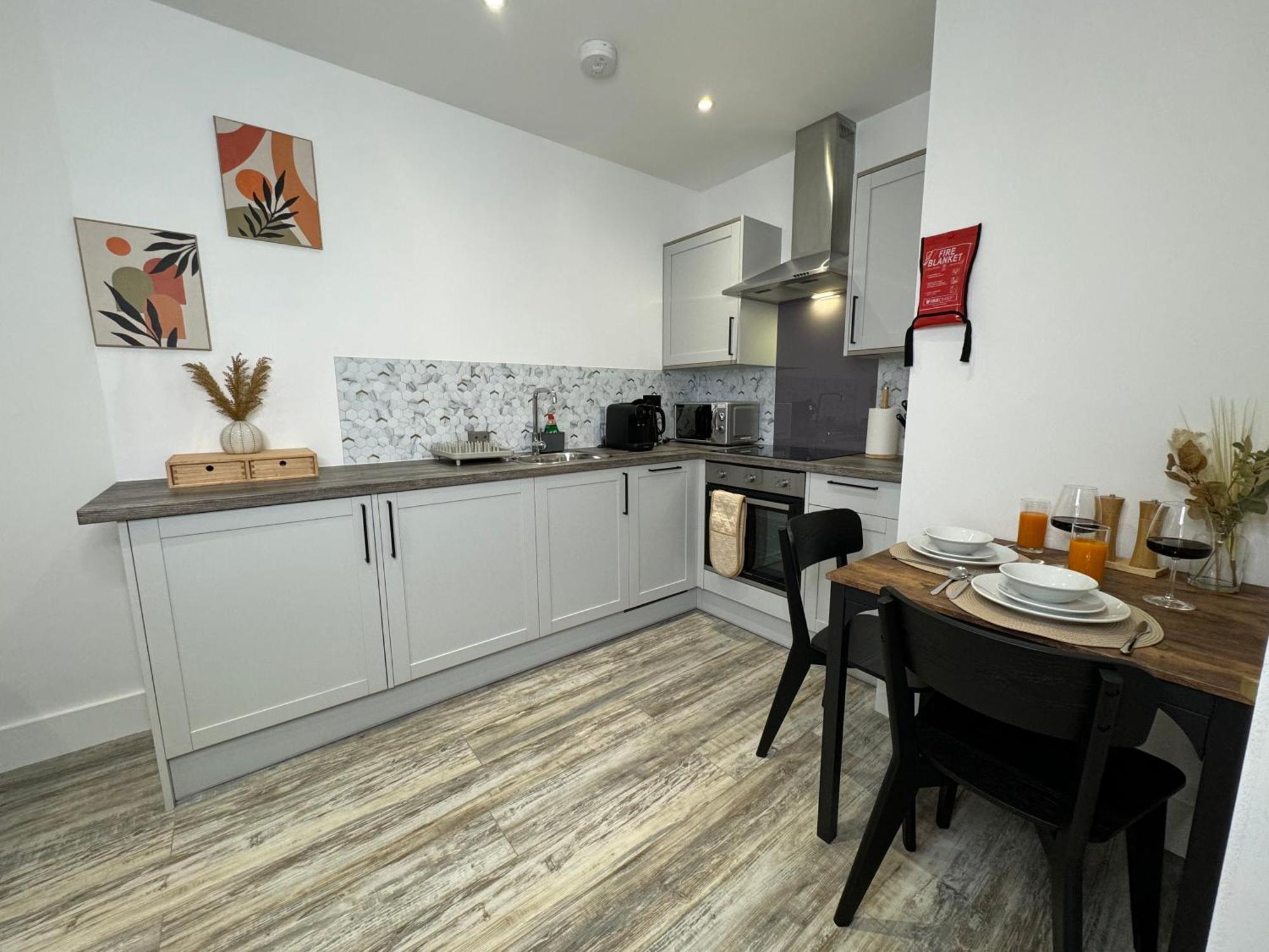 Modern One-Bedroom Apartment スウィンドン エクステリア 写真