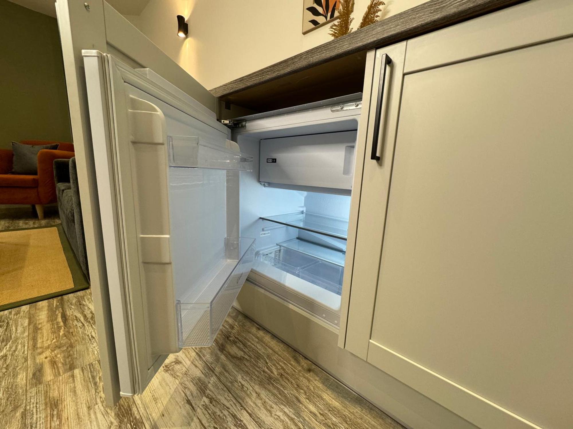 Modern One-Bedroom Apartment スウィンドン エクステリア 写真